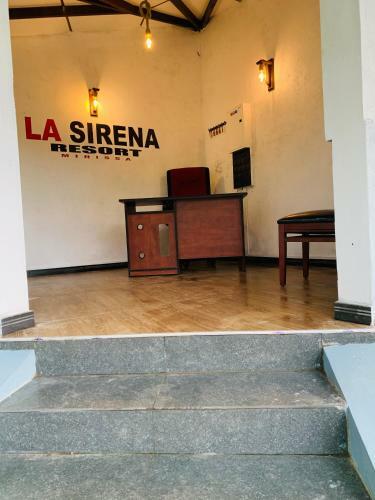 Hostal La Sirena Resort