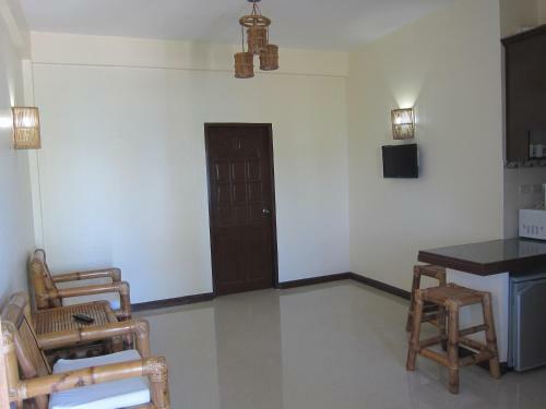 Hostal Squares Beachside Apartments
