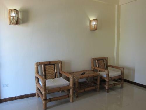 Hostal Squares Beachside Apartments