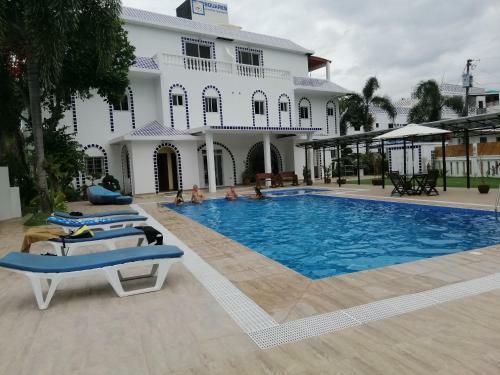 Hostal Squares Beachside Apartments