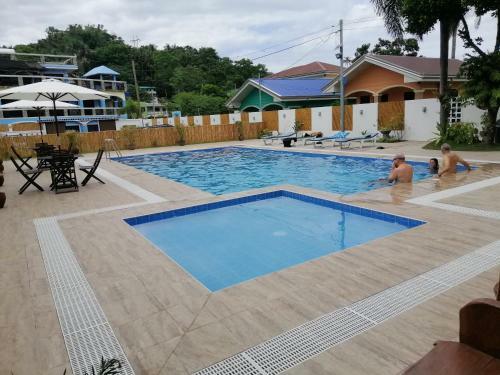 Hostal Squares Beachside Apartments