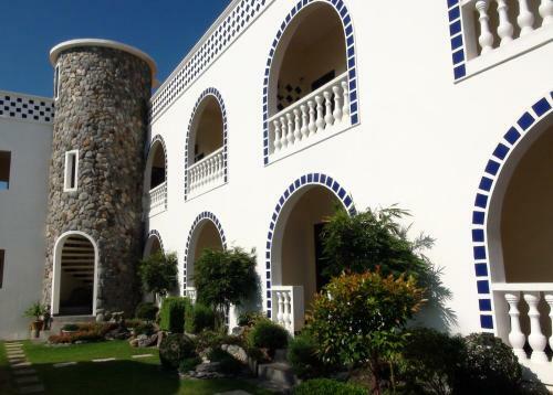 Hostal Squares Beachside Apartments