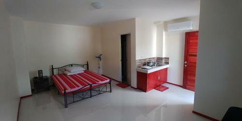 Hostal Squares Beachside Apartments