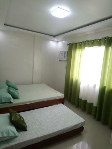 Posada J And C Residences