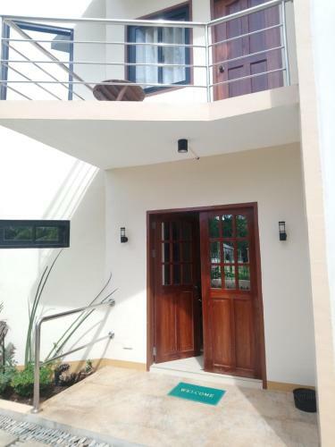 Posada J And C Residences