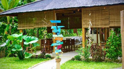 Hotel Camotes-hidden-huts