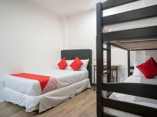Hotel Vaccinated Staff - Oyo 552 Vines Ape Nap Hostel