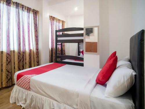 Hotel Vaccinated Staff - Oyo 552 Vines Ape Nap Hostel