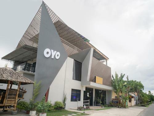 Hotel Vaccinated Staff - Oyo 552 Vines Ape Nap Hostel