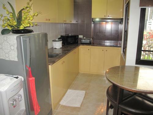 Apartamento Makati Suites At Travelers Inn