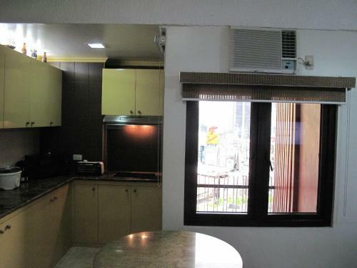 Apartamento Makati Suites At Travelers Inn