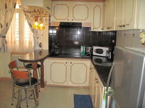 Apartamento Makati Suites At Travelers Inn
