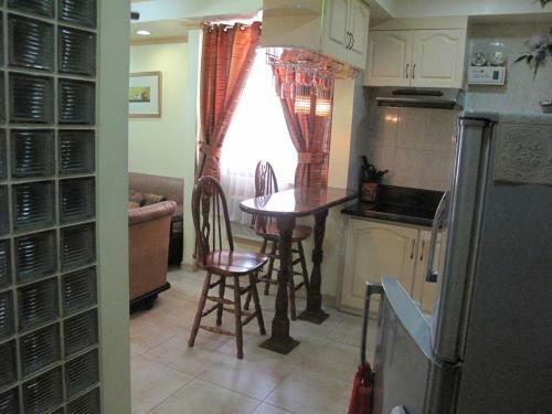 Apartamento Makati Suites At Travelers Inn