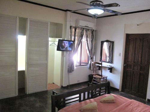 Apartamento Makati Suites At Travelers Inn