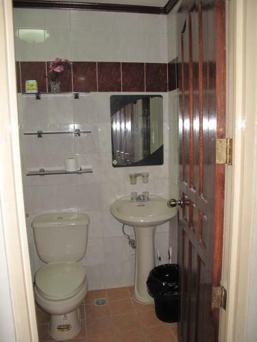 Apartamento Makati Suites At Travelers Inn