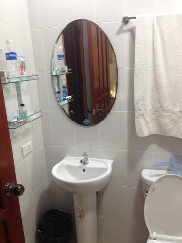 Apartamento Makati Suites At Travelers Inn