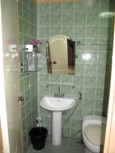 Apartamento Makati Suites At Travelers Inn
