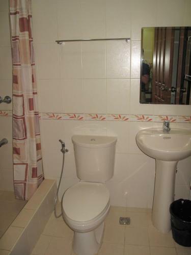 Apartamento Makati Suites At Travelers Inn