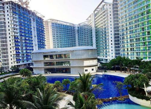 Apartamentos John's Azure Wavepool Near Airport