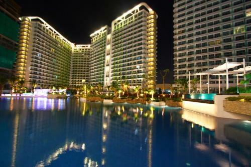 Apartamentos John's Azure Wavepool Near Airport