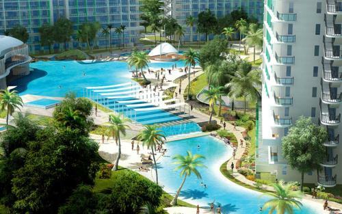 Apartamentos John's Azure Wavepool Near Airport