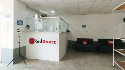 Albergue Reddoorz At Bigpat Pasay