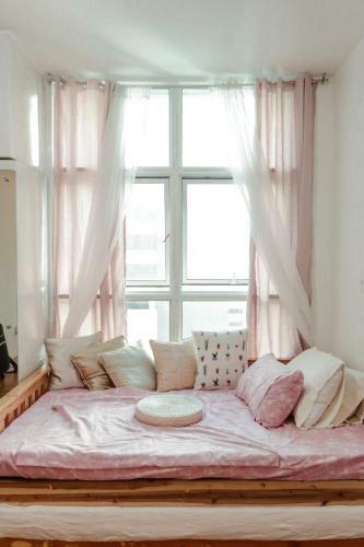 Bed & Breakfast Cozy Sunlit Studio