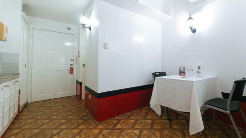 Hotel Reddoorz The Providence Tower - Vaccinated Staff