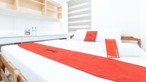 Hotel Reddoorz Plus @ 1318 Residences