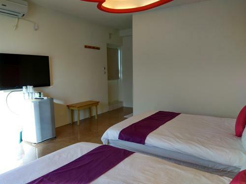 Blue% Hotel