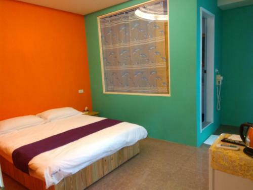 Blue% Hotel