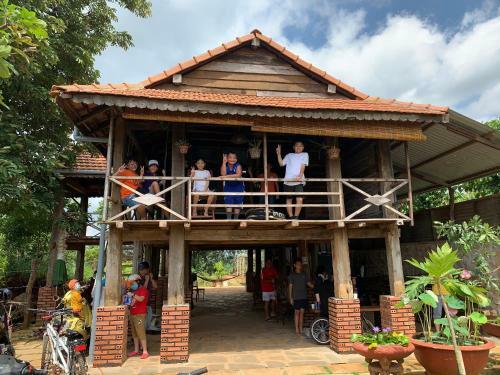 Plei Homestay & Caf�