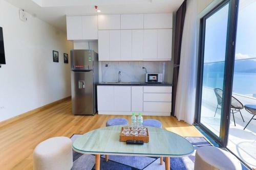 2 Bedrooms Apart. With Sea View In Center