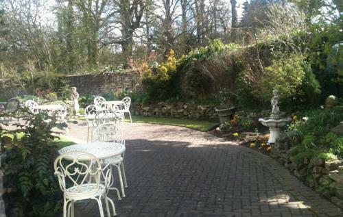 Hostal Bridgefoot Guest House