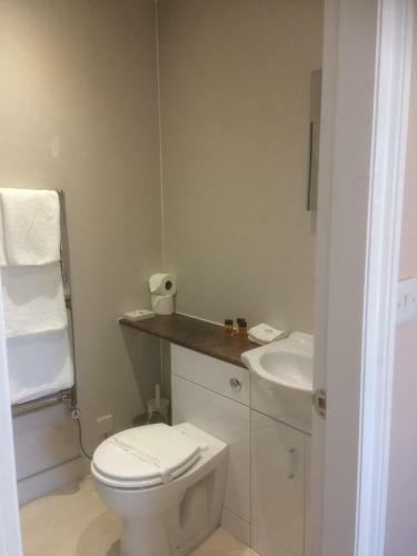 Hostal Bridgefoot Guest House
