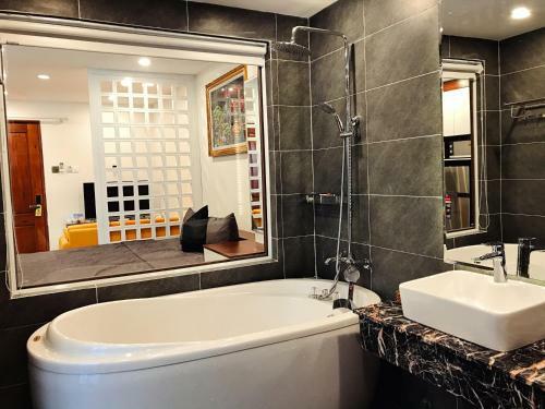 H?ng Th�nh Luxury Hotel & Apartments