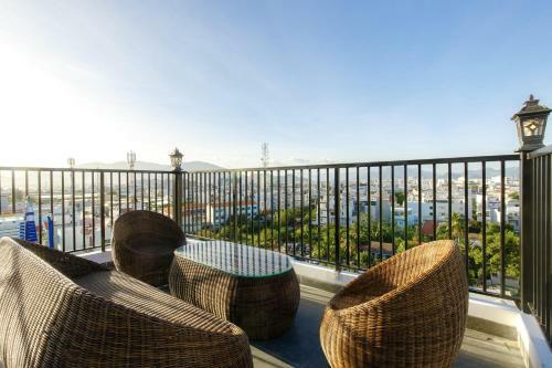 H?ng Th�nh Luxury Hotel & Apartments