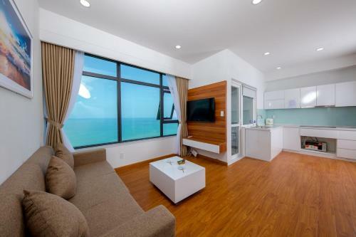 Sandy Gold - Oceanus Apartments