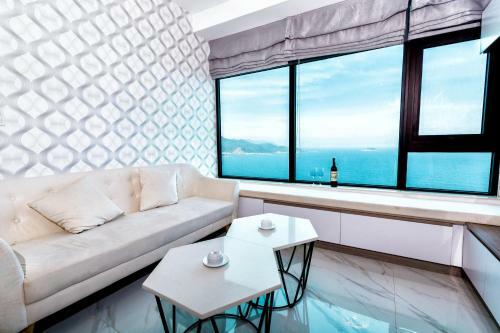 Sandy Gold - Oceanus Apartments