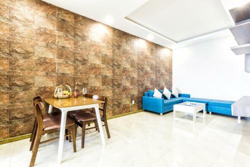 Sandy Gold - Oceanus Apartments