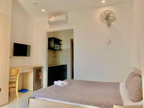 Lee Apartment