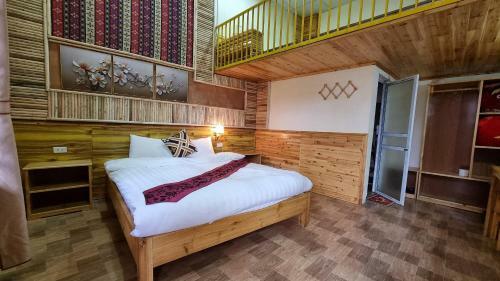 Bed & Breakfast Dang Khoa Lake View Homestay
