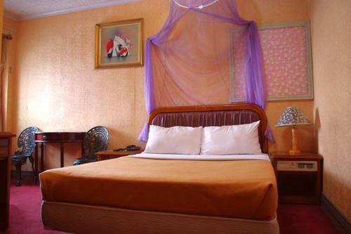 Hostal Uni Hotel