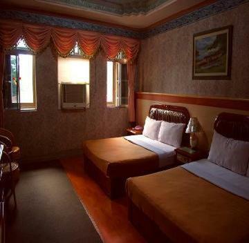 Hostal Uni Hotel