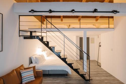 Posada Warehouse No5