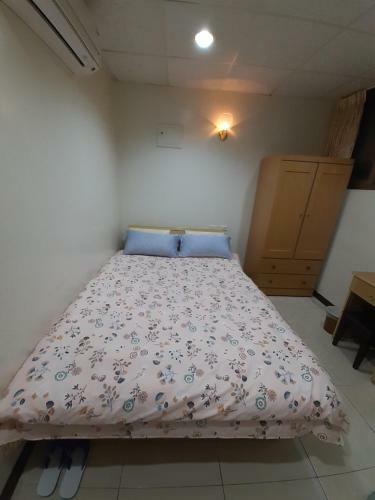 Apartment (female Only)