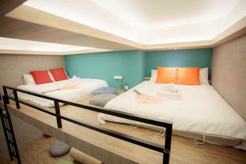 Bird Series Hostel