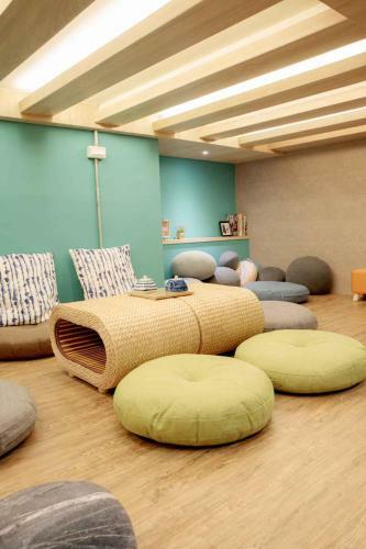 Bird Series Hostel