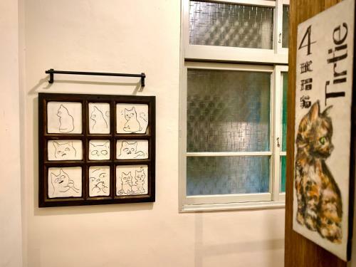 Hostal Shadow House