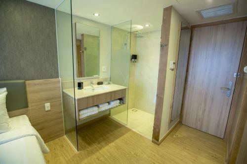 Avanti Hotel